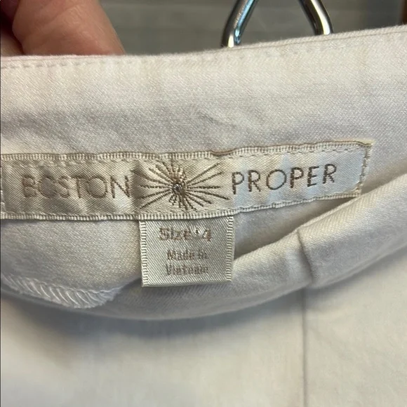 EUC Boston Proper Classic White Shorts - Picture 2 of 4